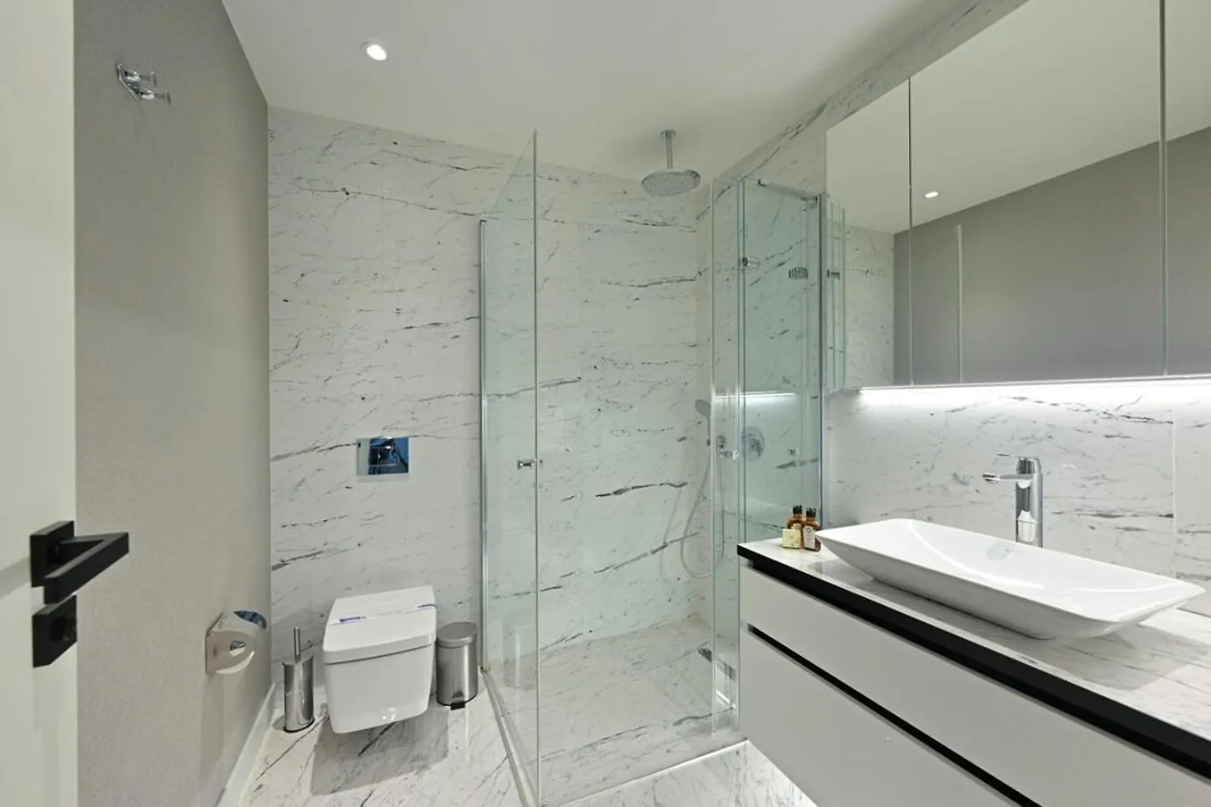 Gorgeous Modern 1Bd Terracepoolviews! #183 Apartment Istanbul