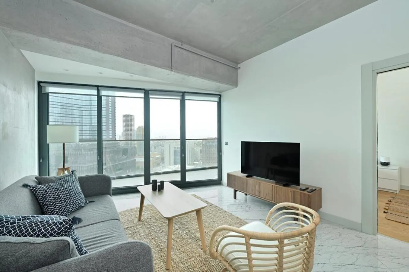 Gorgeous Modern 1Bd Terracepoolviews! #183 Apartment Istanbul